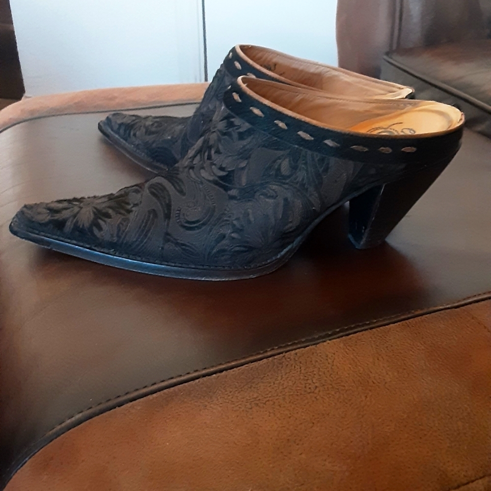 Lunches Charlie 1 Horse Hair on Hide Mules